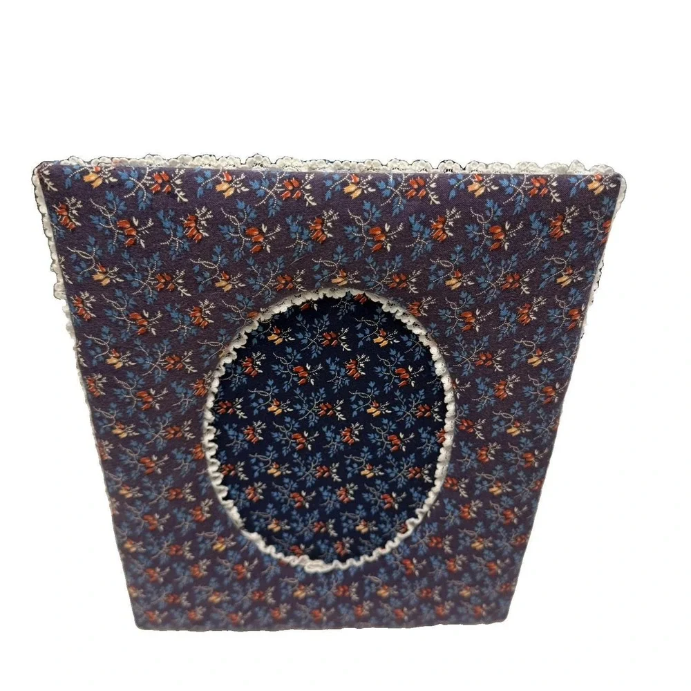 Vintage Style Floral Fabric Picture Frame 8x10 Oval Lace Cottagecore Calico